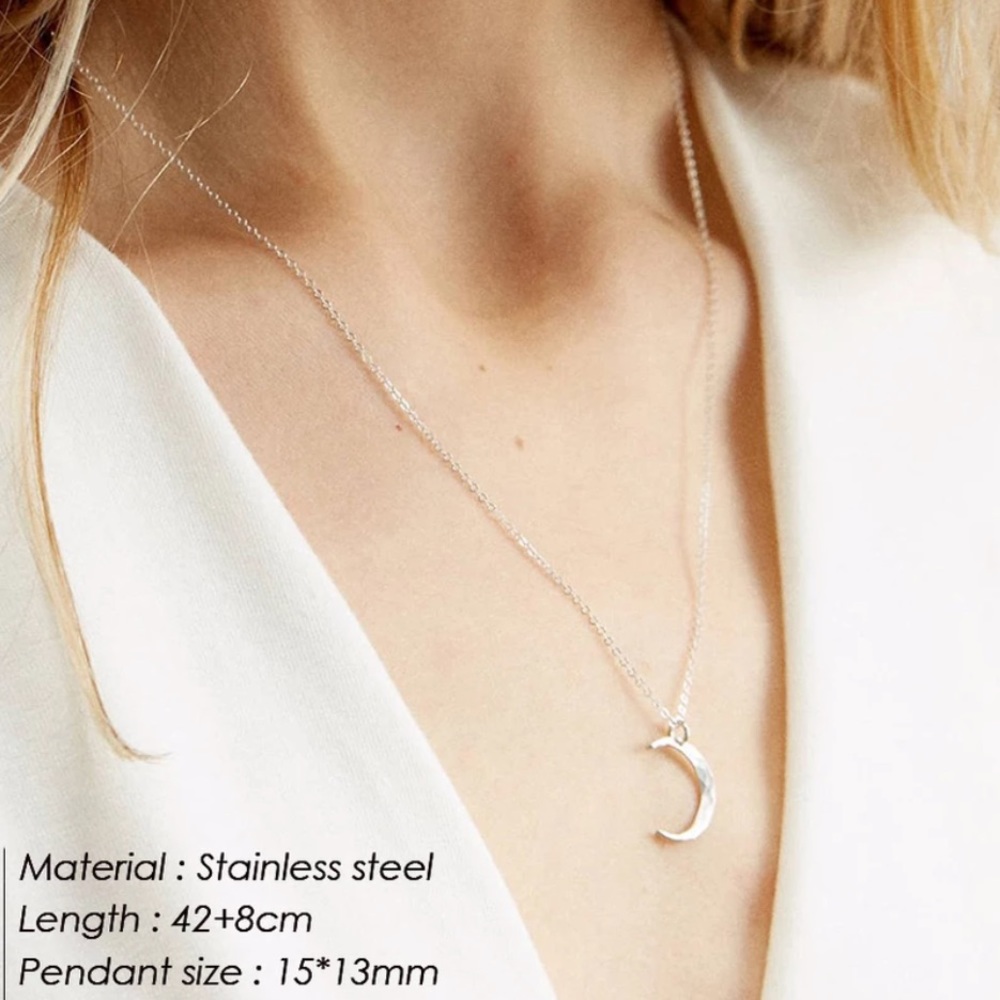 • Miriam • Crescent Moon Necklace - Picture 3 of 5